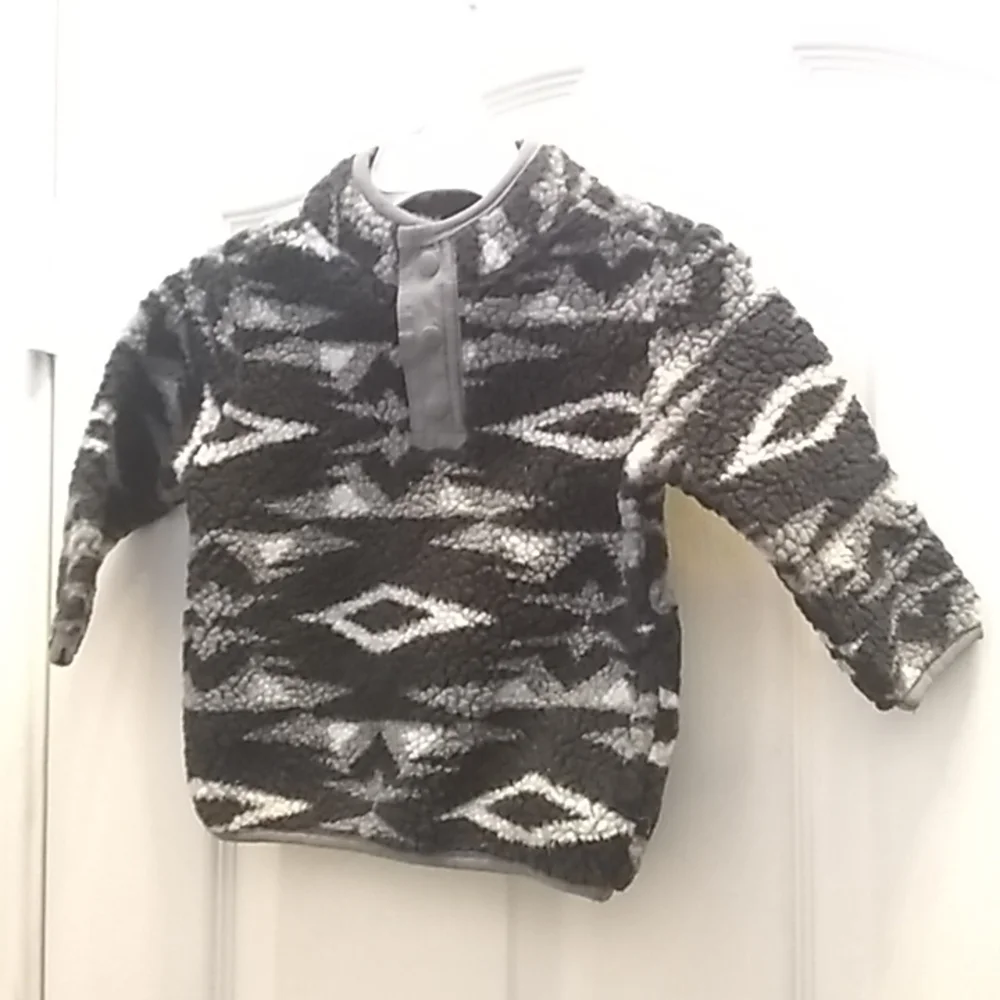 FINAL MARKDOWN Oshkosh b’gosh warm pullover 12 months